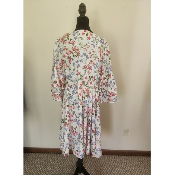 Clavin Klein Women's Floral Lined  Wrap Dress w/  Bell Sleeves‎ Size 16 - Picture 2 of 6